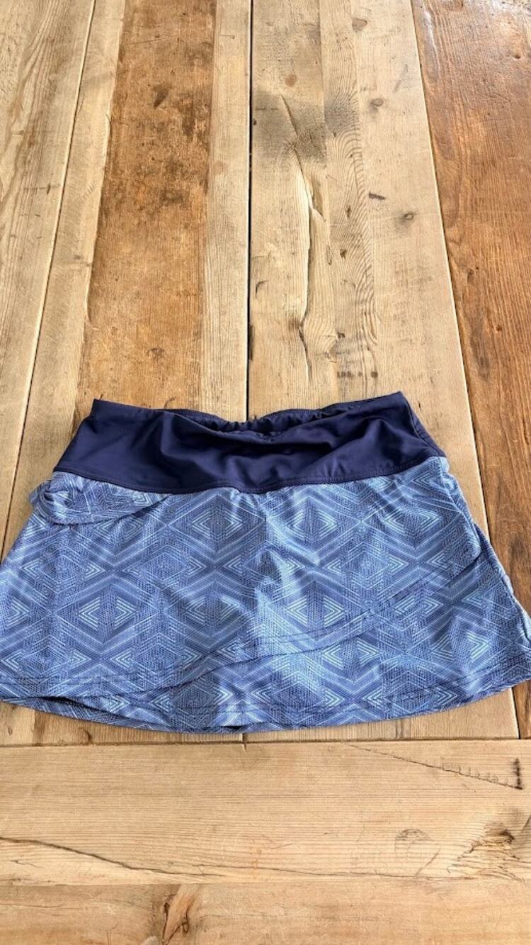 Fila Blue Navy MEDIUM Tennis Essentials Tiered Skirt Skort euc!